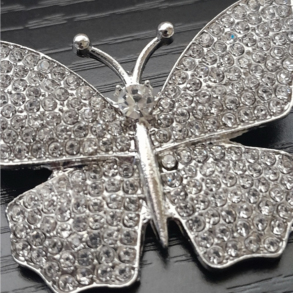 Butterfly Brooch with Rhinestone - Picture 2 of 6